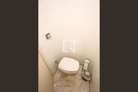 Apartamento para alugar com 220m², 4 quartos e 2 vagas Apartamento para alugar com 220m², 4 quartos e 2 vagasLavabo