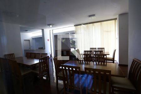 Apartamento para alugar com 220m², 4 quartos e 2 vagas Apartamento para alugar com 220m², 4 quartos e 2 vagasÁrea comum - Salão de festas