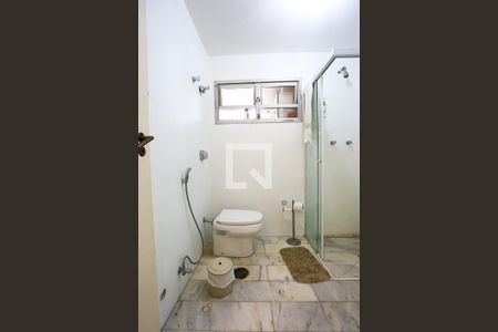 Apartamento para alugar com 220m², 4 quartos e 2 vagas Apartamento para alugar com 220m², 4 quartos e 2 vagasBanheiro