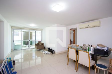 Sala de apartamento à venda com 3 quartos, 135m² em Icaraí, Niterói