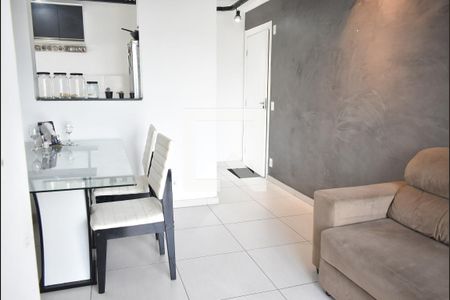 Sala de apartamento para alugar com 3 quartos, 56m² em Campo Grande, Rio de Janeiro