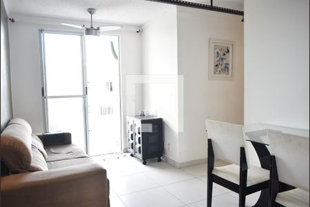 Sala de apartamento para alugar com 3 quartos, 56m² em Campo Grande, Rio de Janeiro