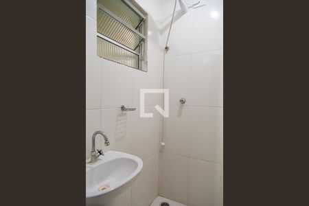 Banheiro de kitnet/studio para alugar com 1 quarto, 17m² em Mirandópolis, São Paulo