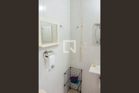 Banheiro de kitnet/studio para alugar com 1 quarto, 40m² em Santo Agostinho, Belo Horizonte