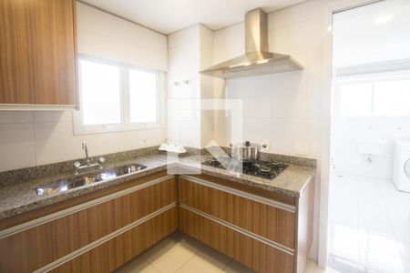 Cozinha de apartamento para alugar com 4 quartos, 208m² em Santo Amaro, São Paulo