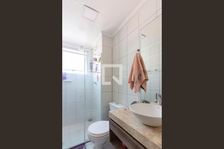 Banheiro  de apartamento à venda com 2 quartos, 53m² em Jardim Roberto, Osasco