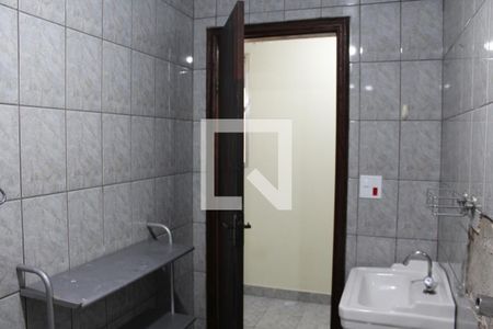 Banheiro de casa para alugar com 1 quarto, 45m² em Lapa, São Paulo