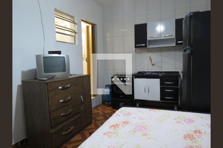 Quarto e Cozinha de casa para alugar com 1 quarto, 25m² em Vila Zat, São Paulo