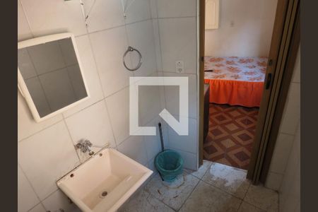 Banheiro e Lavanderia de casa para alugar com 1 quarto, 25m² em Vila Zat, São Paulo