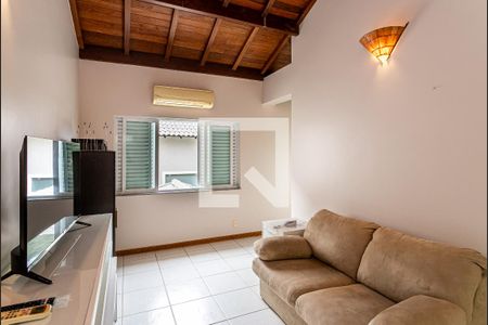 Sala íntima de casa de condomínio à venda com 4 quartos, 850m² em Jacarepaguá, Rio de Janeiro