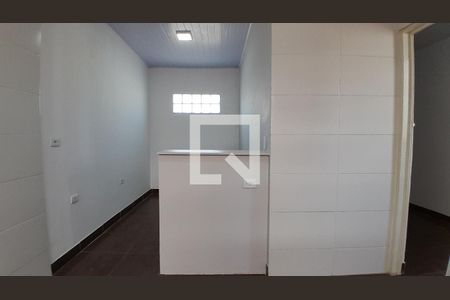 Cozinha de casa para alugar com 1 quarto, 28m² em Jardim Danfer, São Paulo