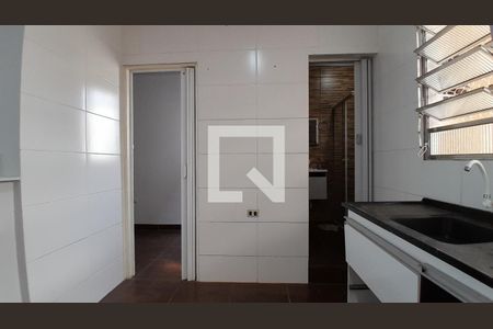 Cozinha de casa para alugar com 1 quarto, 28m² em Jardim Danfer, São Paulo