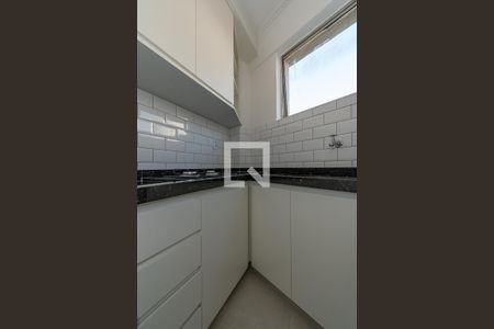 Cozinha  de apartamento para alugar com 1 quarto, 34m² em Cambuí, Campinas