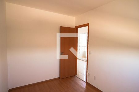 Quarto 2 de apartamento para alugar com 2 quartos, 46m² em Planalto, Belo Horizonte