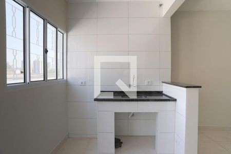 Cozinha de casa para alugar com 0 quarto, 28m² em Parque Fongaro, São Paulo