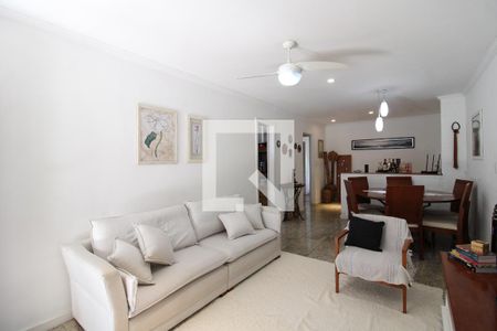 Casa de condomínio à venda com 200m², 3 quartos e 1 vagaSala