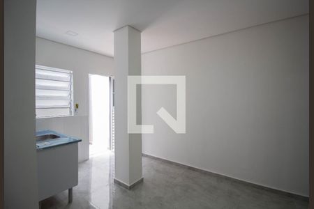 Sala/Cozinha de apartamento para alugar com 1 quarto, 27m² em Jardim Lajeado, São Paulo