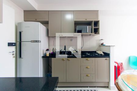 Cozinha de apartamento para alugar com 1 quarto, 28m² em Vila Ema, São Paulo