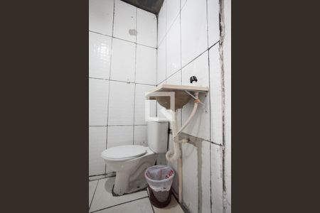 Banheiro de casa para alugar com 2 quartos, 360m² em Bonfim, Belo Horizonte