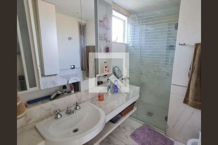 Banheiro  de apartamento à venda com 2 quartos, 70m² em São Pedro, Belo Horizonte