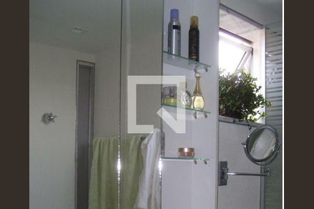 Banheiro  de apartamento à venda com 2 quartos, 70m² em São Pedro, Belo Horizonte