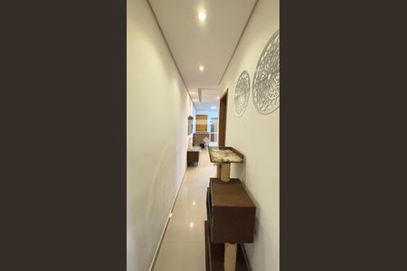 Apartamento à venda com 82m², 2 quartos e 1 vaga Apartamento à venda com 82m², 2 quartos e 1 vagaCorredor
