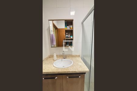 Apartamento à venda com 82m², 2 quartos e 1 vaga Apartamento à venda com 82m², 2 quartos e 1 vagaBanheiro