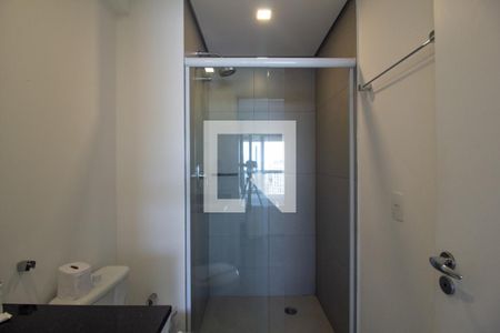 Banheiro de kitnet/studio para alugar com 1 quarto, 28m² em República, São Paulo