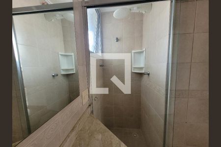 Banheiro de apartamento à venda com 2 quartos, 68m² em Cambuí, Campinas