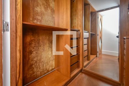 Apartamento para alugar com 55m², 3 quartos e 1 vaga Apartamento para alugar com 55m², 3 quartos e 1 vagaCloset 2 do quarto 3