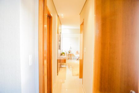 Corredor de apartamento à venda com 2 quartos, 80m² em Vila Scarpelli, Santo André