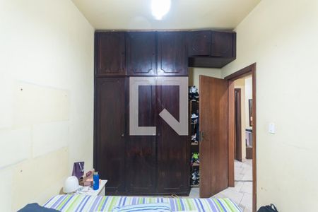 Quarto 1 (primeiro andar) de casa à venda com 5 quartos, 250m² em Grajaú, Rio de Janeiro