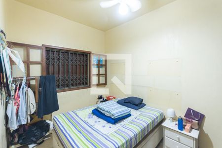 Quarto 1 (primeiro andar) de casa à venda com 5 quartos, 250m² em Grajaú, Rio de Janeiro