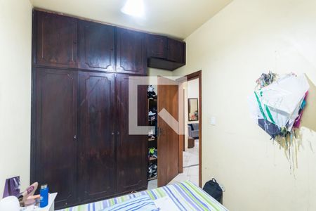 Quarto 1 (primeiro andar) de casa à venda com 5 quartos, 250m² em Grajaú, Rio de Janeiro