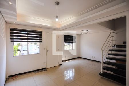 Sala  de casa de condomínio para alugar com 4 quartos, 112m² em Jardim Passárgada I, Cotia