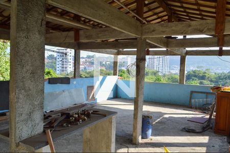 Casa à venda com 450m², 6 quartos e 2 vagas Casa à venda com 450m², 6 quartos e 2 vagasTerraço- Casa 1