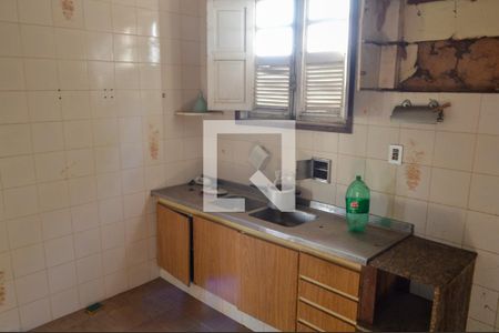 Casa à venda com 450m², 6 quartos e 2 vagas Casa à venda com 450m², 6 quartos e 2 vagasCozinha-Casa 2