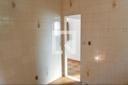 Casa à venda com 450m², 6 quartos e 2 vagas Casa à venda com 450m², 6 quartos e 2 vagasCozinha-Casa 2