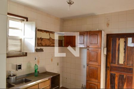 Casa à venda com 450m², 6 quartos e 2 vagas Casa à venda com 450m², 6 quartos e 2 vagasCozinha -Casa 2