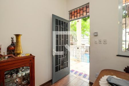 Entrada de casa para alugar com 3 quartos, 170m² em Grajaú, Rio de Janeiro