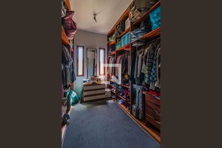 Casa de condomínio à venda com 325m², 3 quartos e 4 vagas Casa de condomínio à venda com 325m², 3 quartos e 4 vagasSuíte