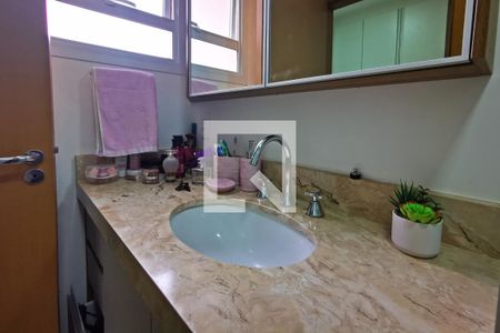 Apartamento à venda com 101m², 3 quartos e 2 vagas Apartamento à venda com 101m², 3 quartos e 2 vagasBanheiro