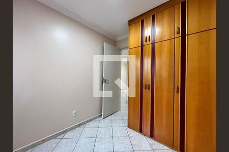 Quarto 1 de apartamento para alugar com 3 quartos, 81m² em Sobradinho, Belo Horizonte