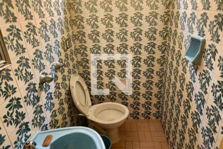 Casa à venda com 180m², 3 quartos e 2 vagas Casa à venda com 180m², 3 quartos e 2 vagasBanheiro - Edícula