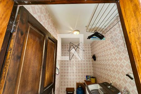 Casa à venda com 180m², 3 quartos e 2 vagas Casa à venda com 180m², 3 quartos e 2 vagasÁrea de Serviço