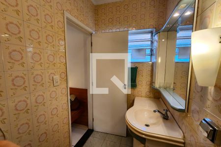 Casa à venda com 180m², 3 quartos e 2 vagas Casa à venda com 180m², 3 quartos e 2 vagasBanheiro da Suíte