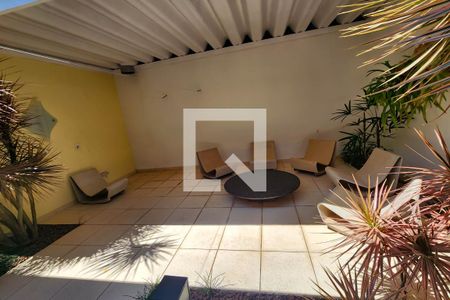 Casa à venda com 180m², 3 quartos e 2 vagas Casa à venda com 180m², 3 quartos e 2 vagasQuintal