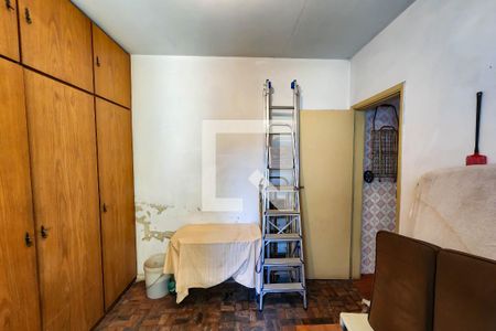 Casa à venda com 180m², 3 quartos e 2 vagas Casa à venda com 180m², 3 quartos e 2 vagasQuarto - Edícula