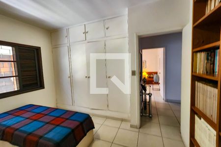 Casa à venda com 180m², 3 quartos e 2 vagas Casa à venda com 180m², 3 quartos e 2 vagasQuarto 1