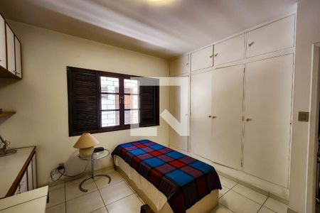 Casa à venda com 180m², 3 quartos e 2 vagas Casa à venda com 180m², 3 quartos e 2 vagasQuarto 1